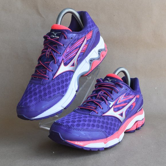 mizuno road running shoes